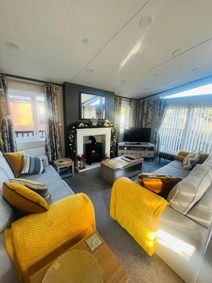 Laburnum Lodge With Hot Tub York 0*,  United Kingdom